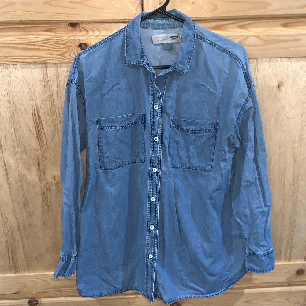 Old Navy Maternity lightweight denim shirt shacket size XS